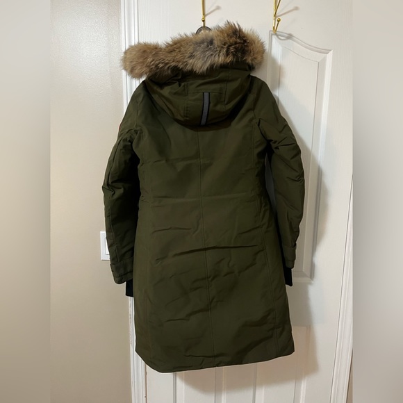 Canada Goose Ladies Sherbrooke Parka - Picture 2 of 2